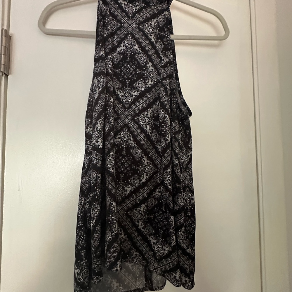 Banana Republic sleeveless silky top
